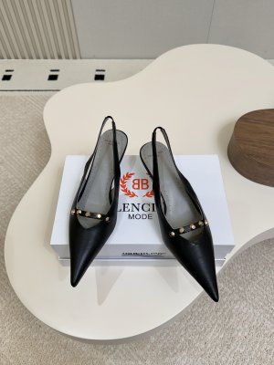 발렌시아가 샌들